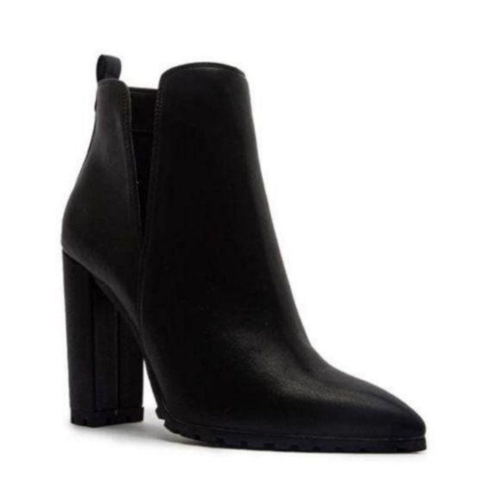 !! RESTOCKED !! Black Lug Sole Booties - Picture 8 of 9